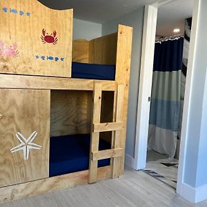 Single Bed 4-Bed Dormitory Room